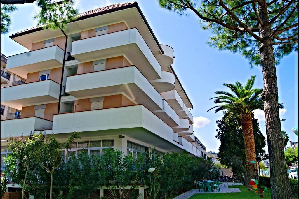 Hotel Blumen سان بنيديتّو ديل ترونتو المظهر الخارجي الصورة