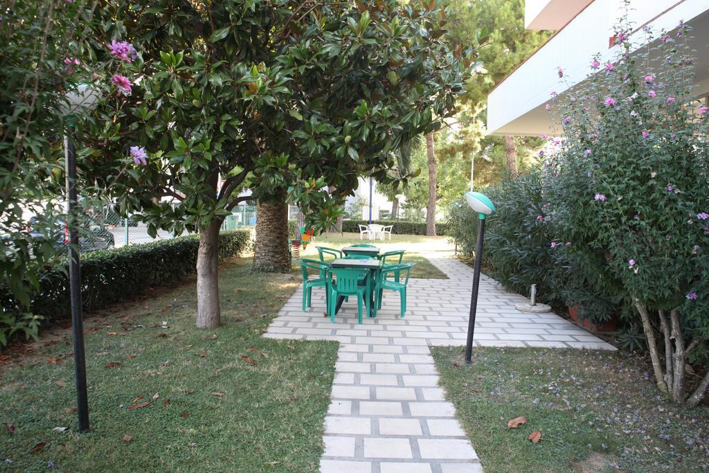 Hotel Blumen سان بنيديتّو ديل ترونتو المظهر الخارجي الصورة